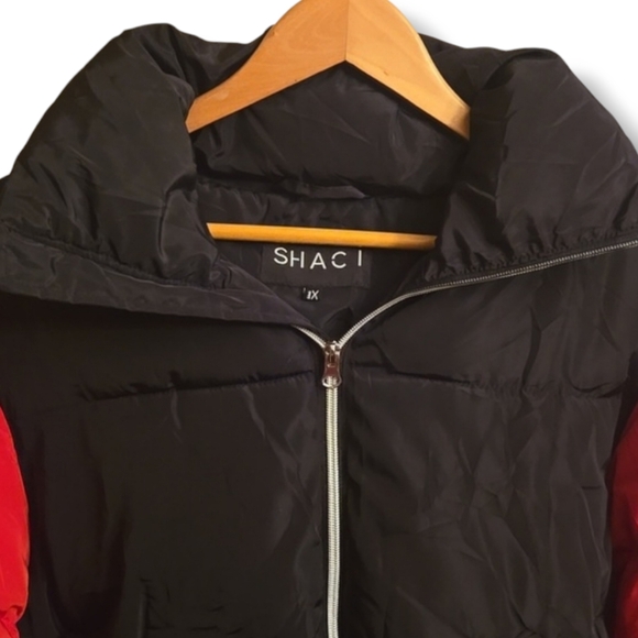Shaci Plus Size Black and Red Cropped Puffer Coat - Picture 2 of 6